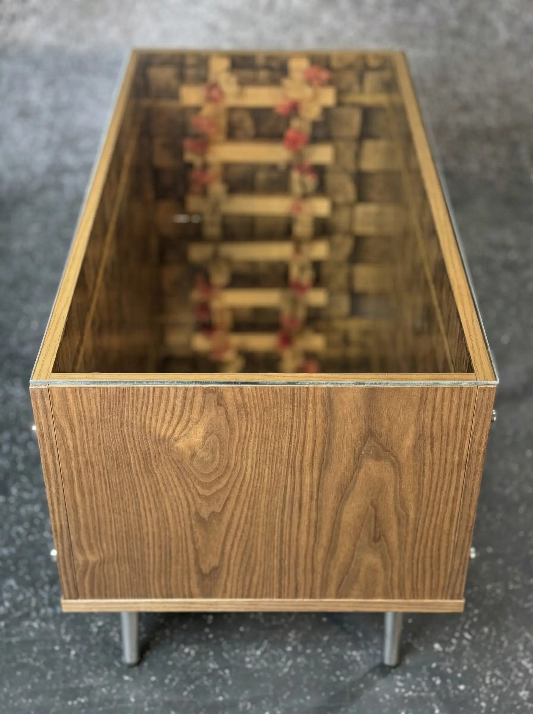 InfinityGlow RGB Infinity Table – Endless Depth Design - Brown