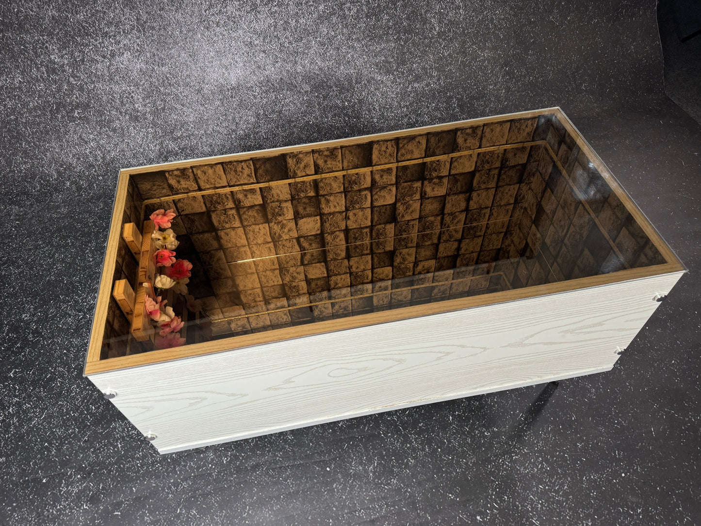 InfinityGlow RGB Infinity Table – Endless Depth Design