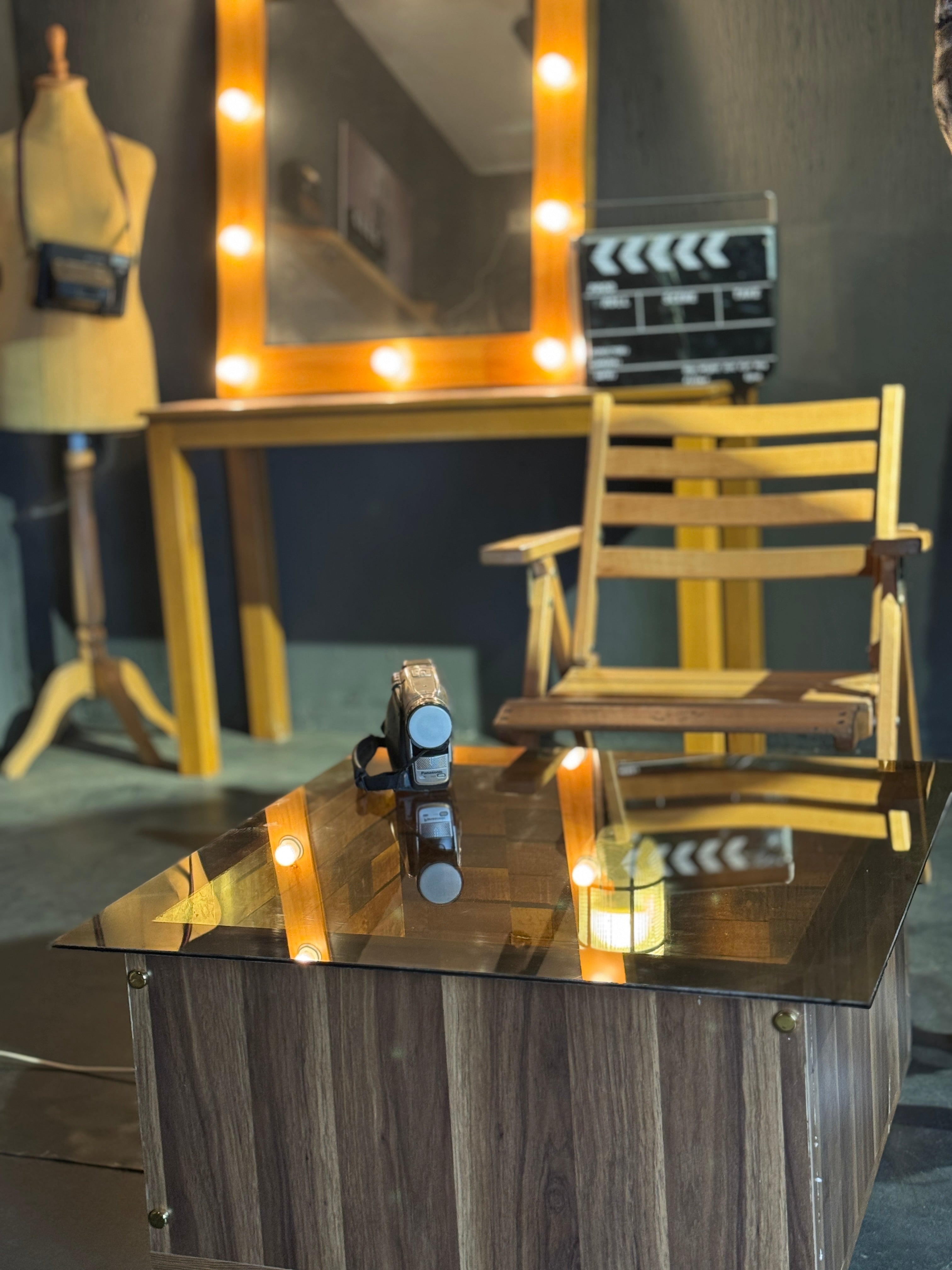 InfinityGlow Coffee Table with Led Lamp - Brown